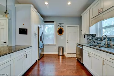 135 Sanford St, East Orange, NJ 07018 - Photo 23