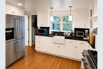 28 Franklin Pl, Summit, NJ 07901 - Photo 3