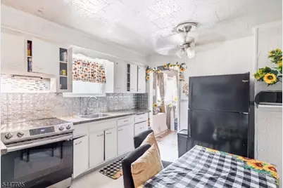 1410 Leslie St, Hillside, NJ 07205 - Photo 9