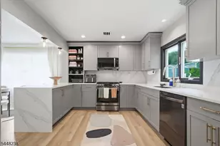 14 Big Piece Rd, Fairfield, NJ 07004 - Photo 7