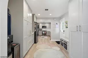 14 Big Piece Rd, Fairfield, NJ 07004 - Photo 11