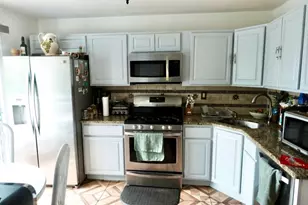 402 Holly Dr, Perth Amboy, NJ 08861 - Photo 7