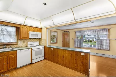 54 Canterbury Dr, Clark Township, NJ 07066 - Photo 5
