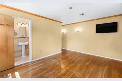 54 Canterbury Dr, Clark Township, NJ 07066 - Photo 15