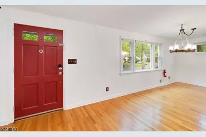 7 Evelyn Road, Roseland, NJ 07068 - Photo 5