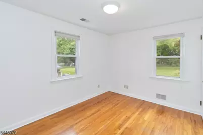 7 Evelyn Road, Roseland, NJ 07068 - Photo 15