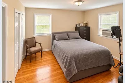 441 W 1st Ave, Roselle, NJ 07203 - Photo 5