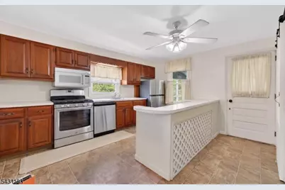 319 Center St, Phillipsburg, NJ 08865 - Photo 3