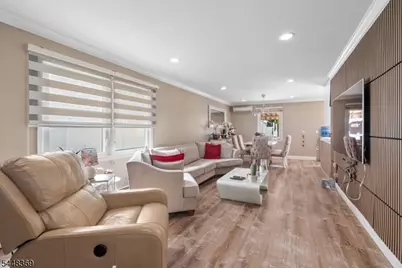 16 Adrian St, Pompton Lakes, NJ 07442 - Photo 9