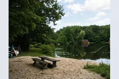 107 Arapaho Trl, Sparta Township, NJ 07871 - Photo 7