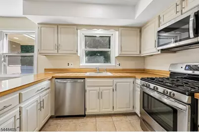 44 Leonhard Dr, Haledon, NJ 07508 - Photo 11