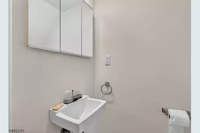 181 Livingston St, Clifton, NJ 07013 - Photo 39