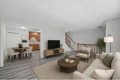 52 Burlington Ct #52, Hamburg, NJ 07419 - Photo 3