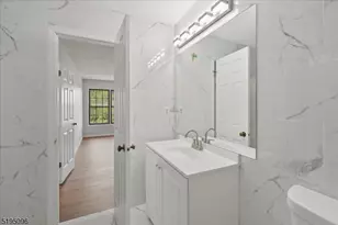 52 Burlington Ct, Hamburg, NJ 07419 - Photo 19
