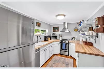 209 Hudson Ave, Hopatcong, NJ 07843 - Photo 9
