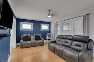 434 E 3rd Ave, Roselle, NJ 07203 - Photo 7