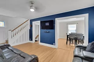 434 E 3rd Ave, Roselle, NJ 07203 - Photo 9