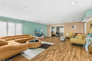 40 Vista Dr, Marlboro Township, NJ 07751 - Photo 9