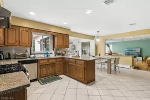 40 Vista Dr, Marlboro Township, NJ 07751 - Photo 11