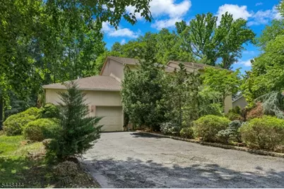 40 Vista Dr, Marlboro Township, NJ 07751 - Photo 3