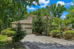 40 Vista Dr, Marlboro Township, NJ 07751 - Photo 3