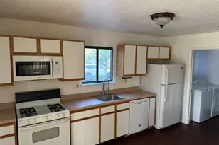 28 Spencer St, Franklin Township, NJ 08873 - Photo 13