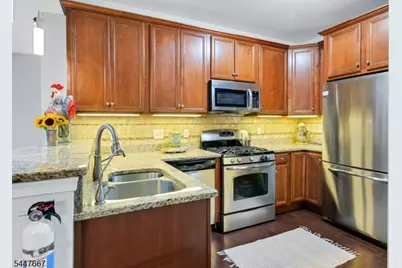 905 Brook Hollow Dr #905, Hanover Township, NJ 07981 - Photo 11