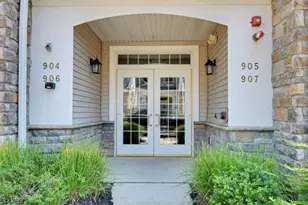 905 Brook Hollow Dr, Hanover Township, NJ 07981 - Photo 3