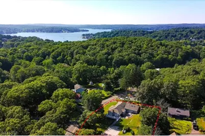 66 Minnisink Rd, Jefferson Township, NJ 07849 - Photo 17