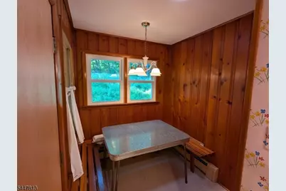 438 Longview Dr, Hampton Township, NJ 07860 - Photo 9