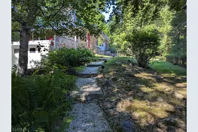 438 Longview Dr, Hampton Township, NJ 07860 - Photo 15