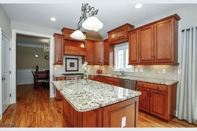 94 Pearl St, Bridgewater, NJ 08807 - Photo 5