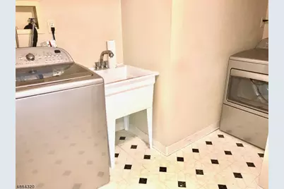 125 Patriots Rd, Parsippany, NJ 07950 - Photo 11