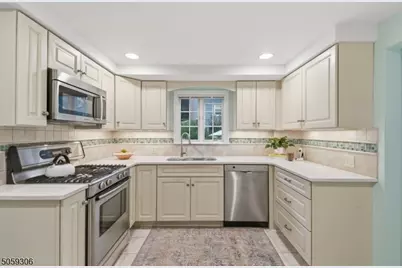 10 College Ave, Montclair, NJ 07043 - Photo 7