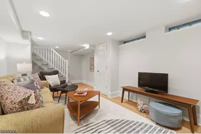 10 College Ave, Montclair, NJ 07043 - Photo 17