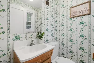 10 College Ave, Montclair, NJ 07043 - Photo 9