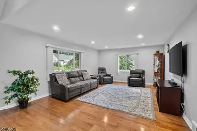 8 Oak Crest Rd, West Orange Township, NJ 07052 - Photo 5