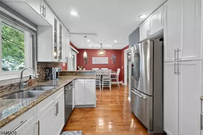 8 Oak Crest Rd, West Orange Township, NJ 07052 - Photo 9