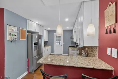 8 Oak Crest Rd, West Orange Township, NJ 07052 - Photo 11