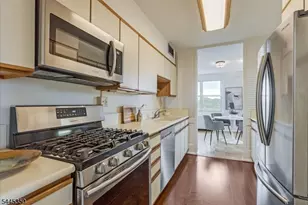 926 Bloomfield Ave, Glen Ridge Boro Twp., NJ 07028 - Photo 15