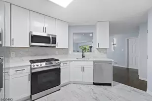 202 Rhoads Dr, Montgomery Township, NJ 08502 - Photo 9