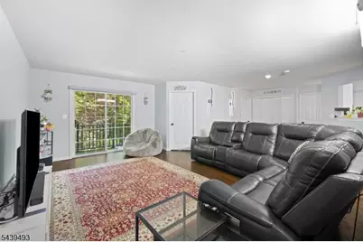 202 Rhoads Dr, Montgomery Township, NJ 08502 - Photo 5