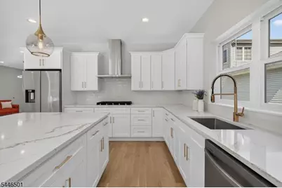 43 Oakwood Ave, Livingston, NJ 07039 - Photo 13