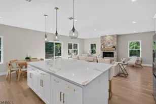 43 Oakwood Ave, Livingston, NJ 07039 - Photo 15