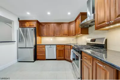 9 Queensbridge Dr, East Hanover Township, NJ 07936 - Photo 11