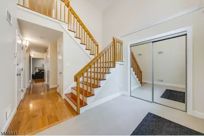 9 Queensbridge Dr, East Hanover Township, NJ 07936 - Photo 5