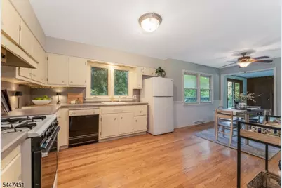 2 Glenway Dr, Raritan Township, NJ 08822 - Photo 9