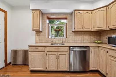 304 Green St, Woodbridge Township, NJ 07095 - Photo 9
