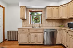 304 Green St, Woodbridge Township, NJ 07095 - Photo 9