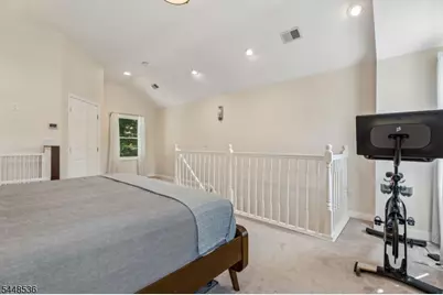 26 Oak St, Bloomingdale, NJ 07403 - Photo 15